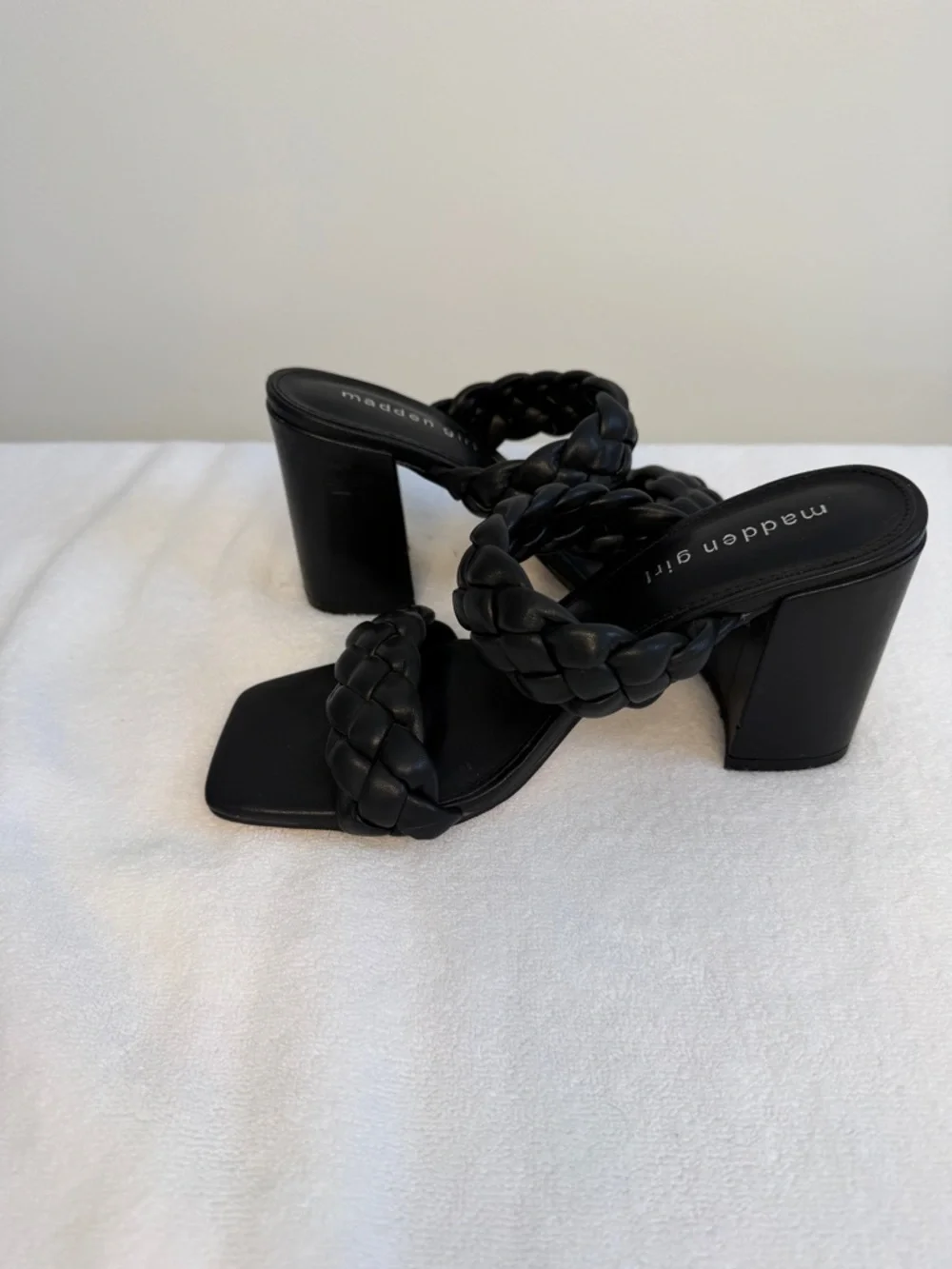 Madden Girl Black Braided Mule Heels Square Toe Double Strap Block Heel Size 7.5 - Picture 3 of 5